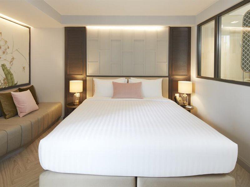 The Quarter Ploenchit By Uhg Hotel Bangkok Exterior photo